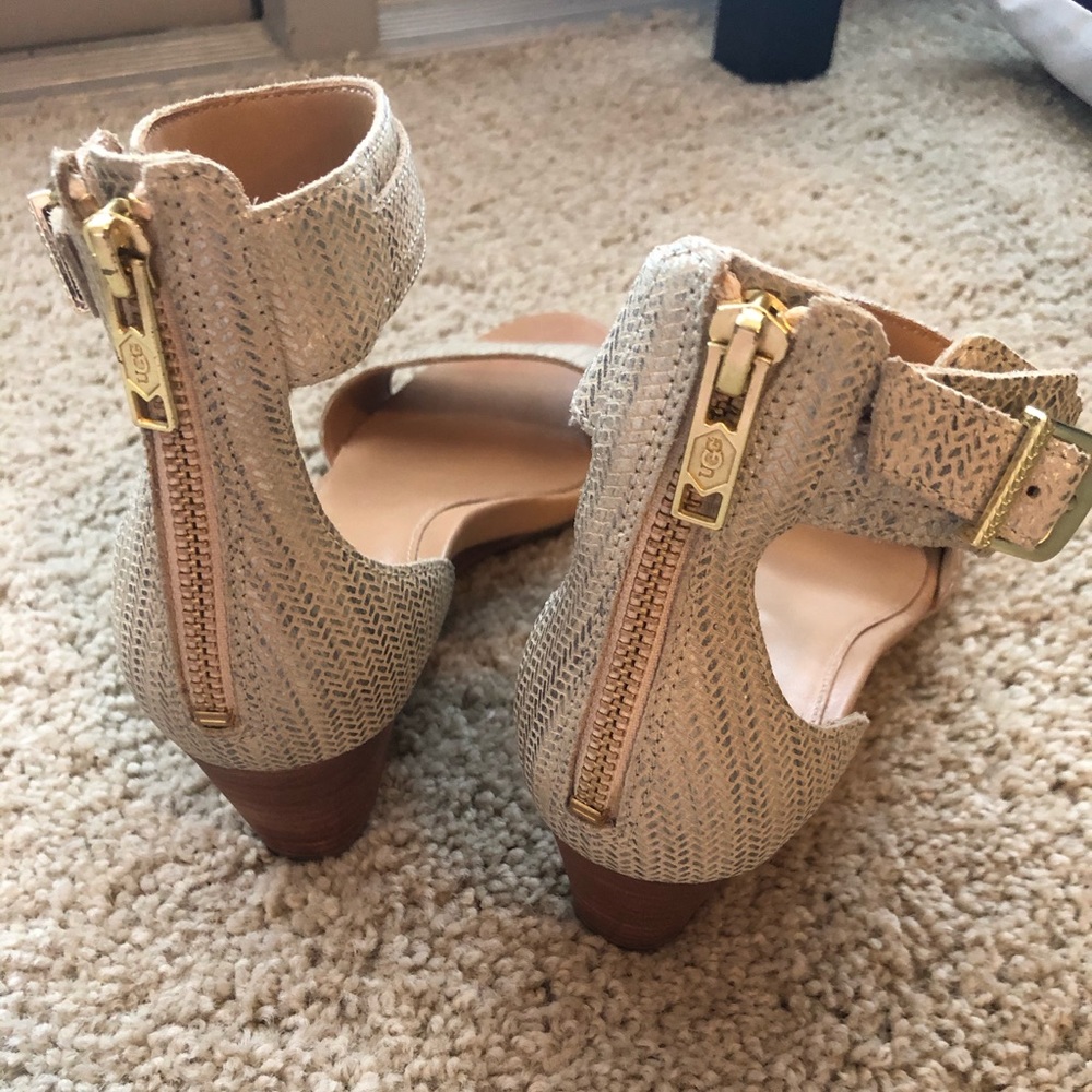 ❌✋🏻 UGGs Wedge Sandals Size 9 - Picture 7 of 11